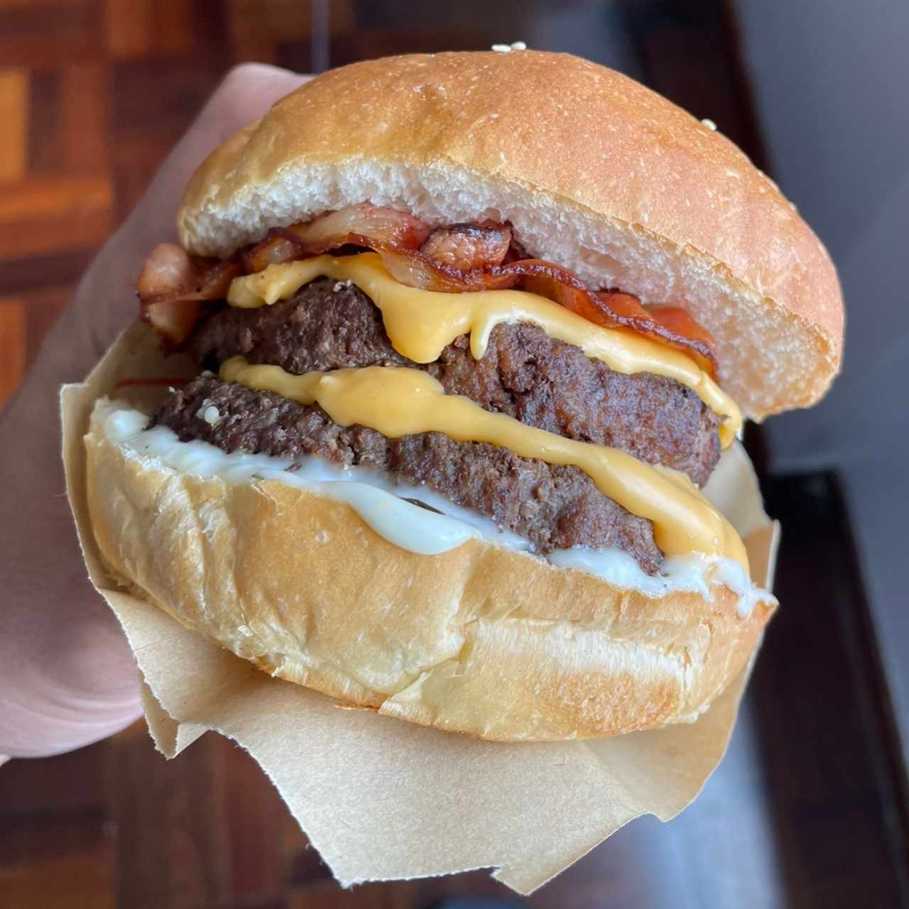 Doble cheese burger con tocineta