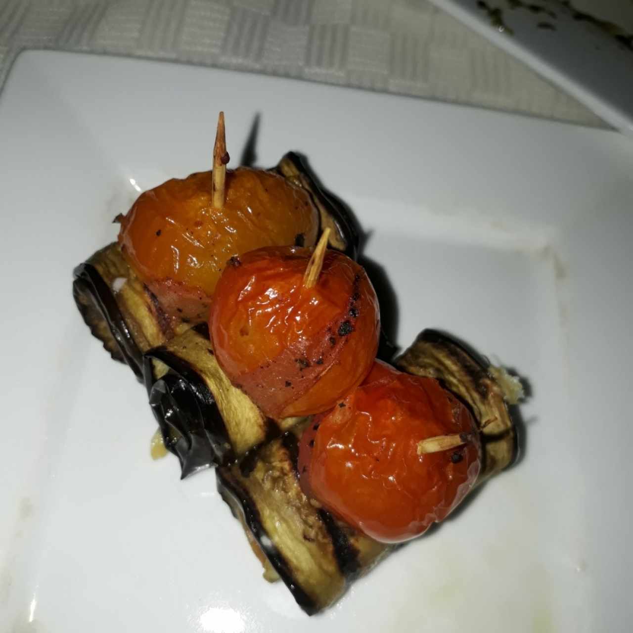 Berenjena tomate cherry tocineta
