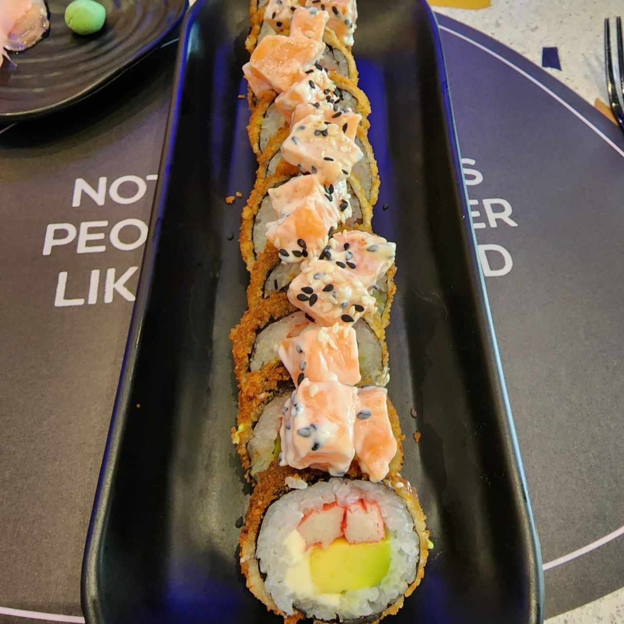 Sushi tempura de salmón