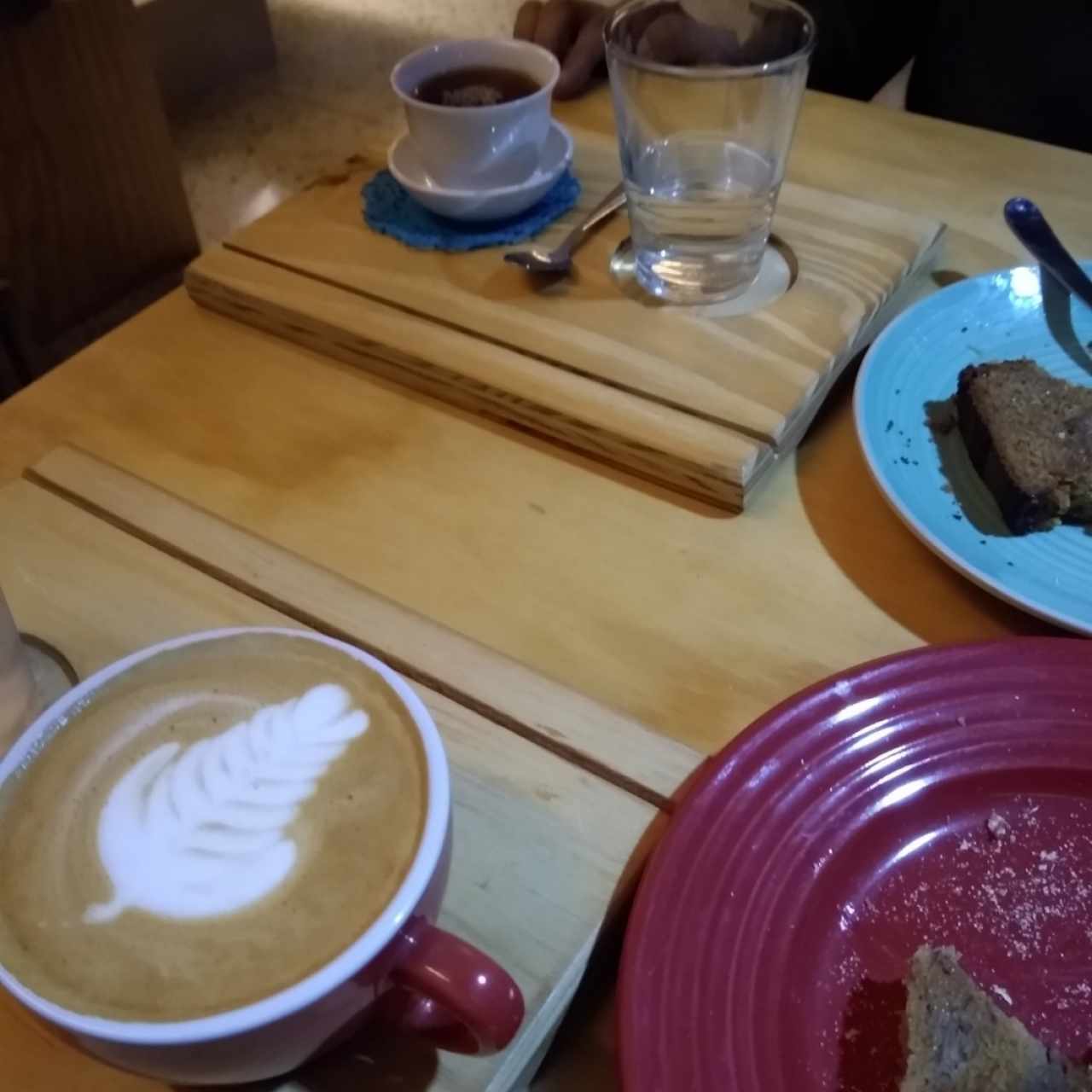 Café, té y torta de cambur