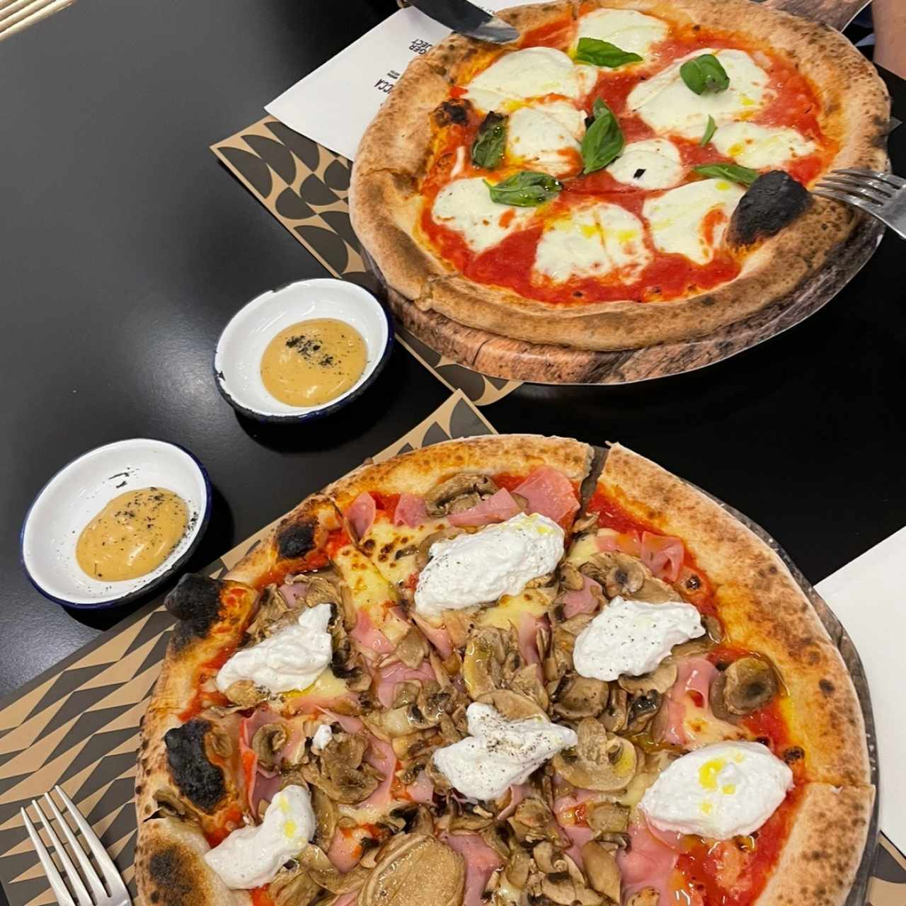 Pizza Miami Vice y Margarita napolitana