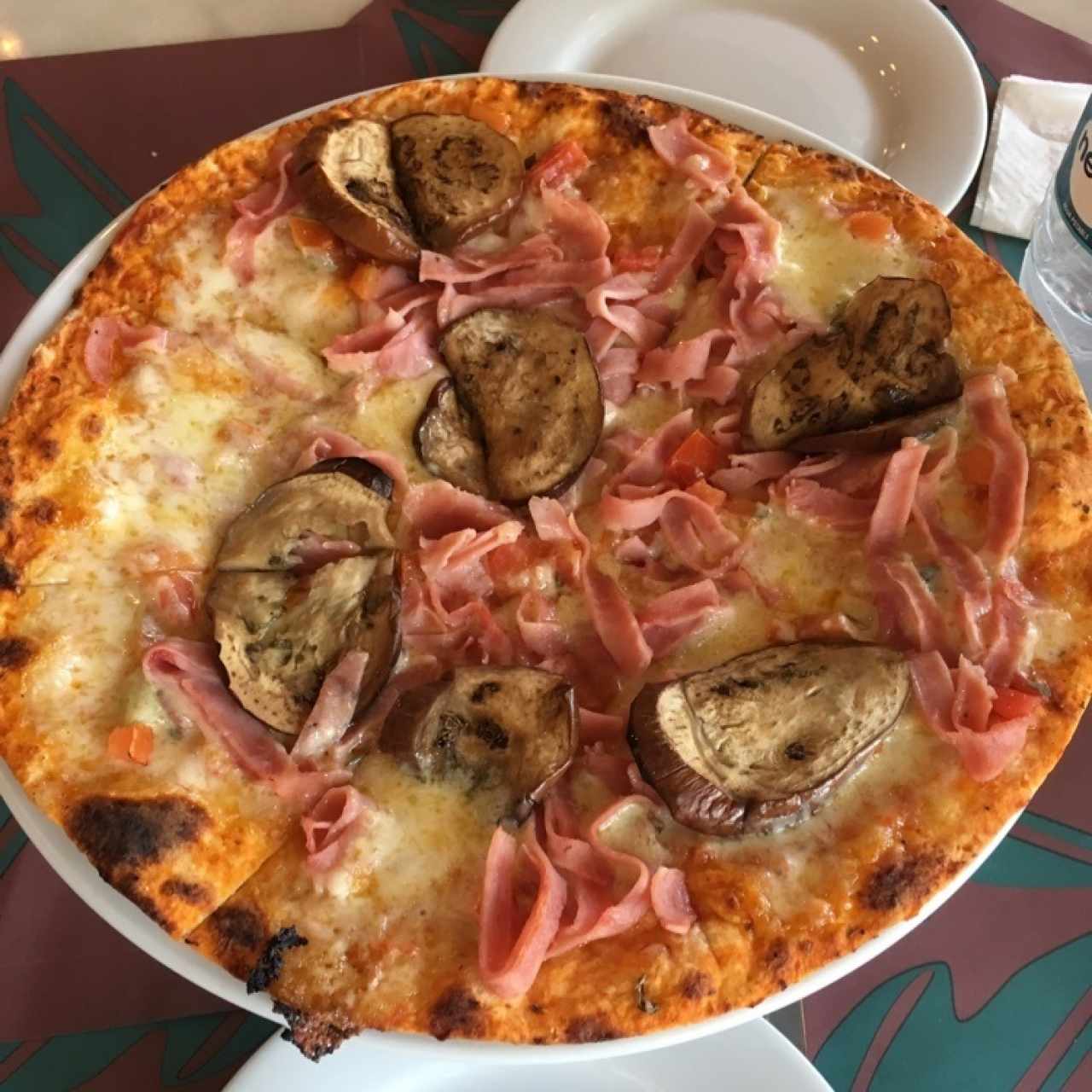 pizza de Peperoneta, Tomate y Berengena al Grill