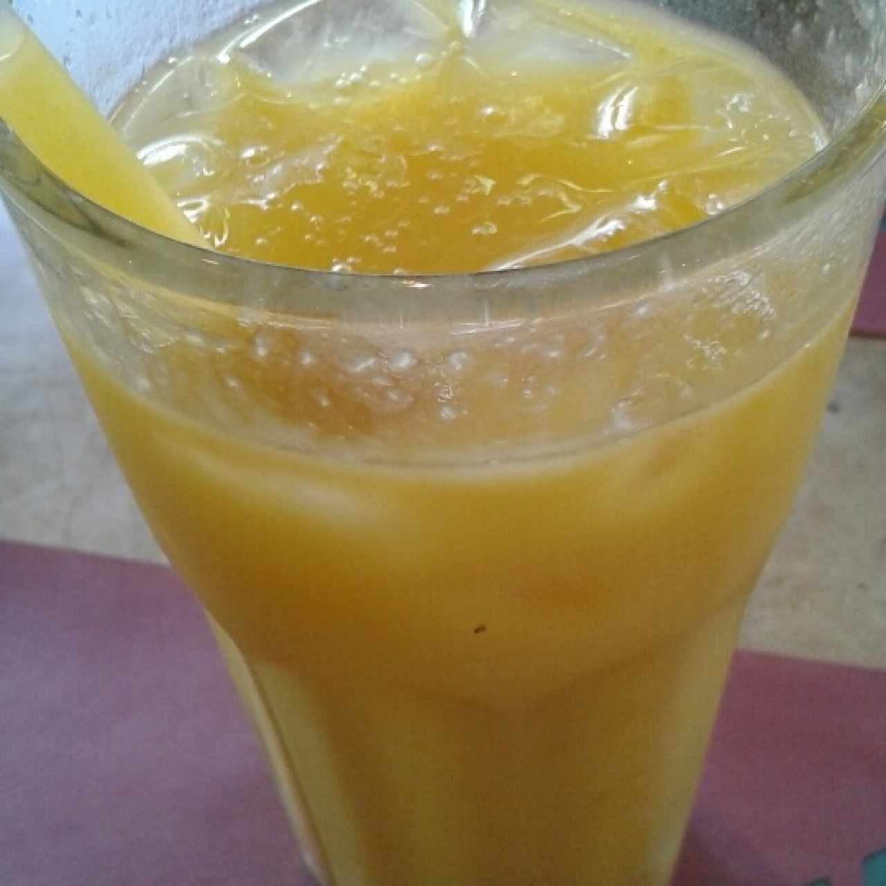 jugo de mango con piña