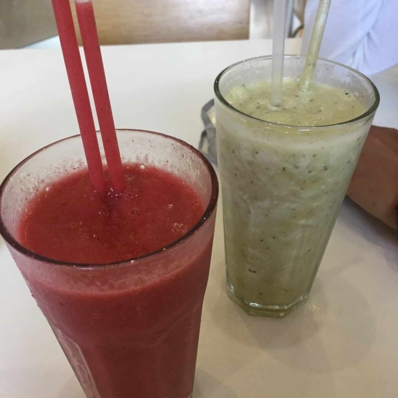 batido de fresa,patillay hierbabuena y batido anticelulitico