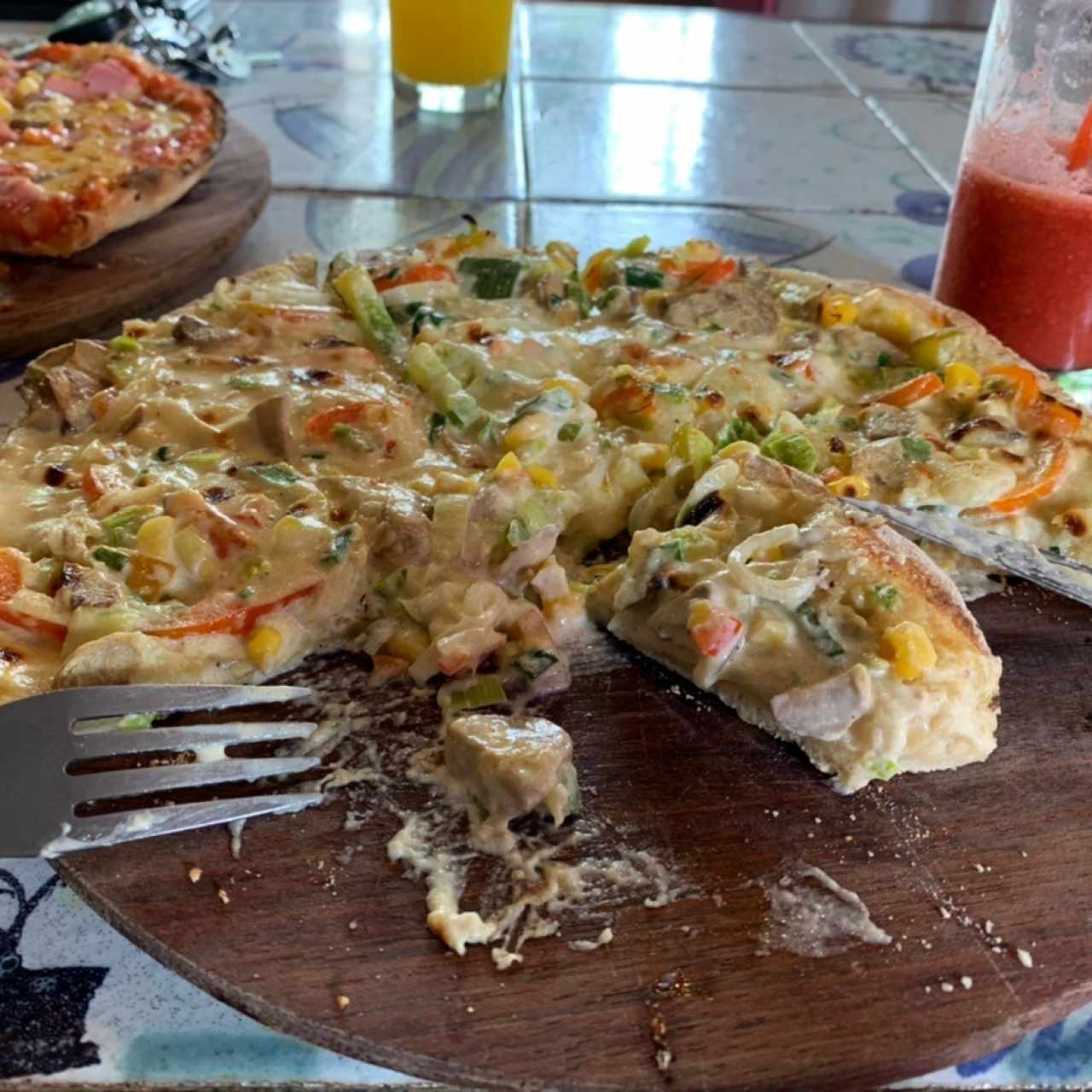 pizza vegetariana con crema 