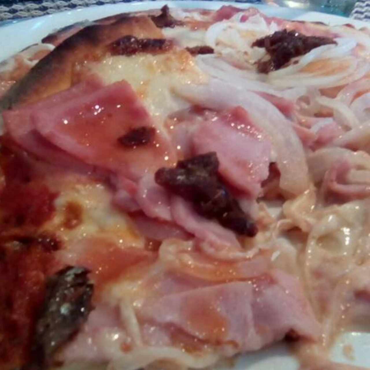 pizza tropical con extra de anchoas