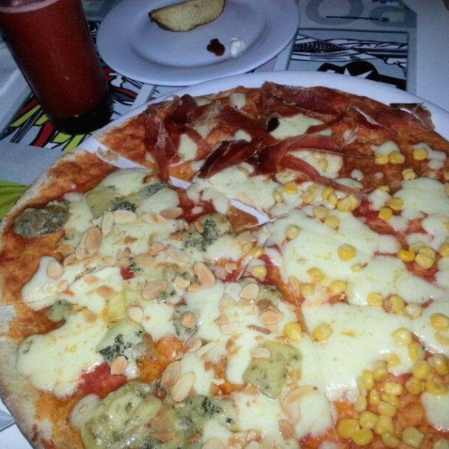 Pizza triptico....deliciosa ....