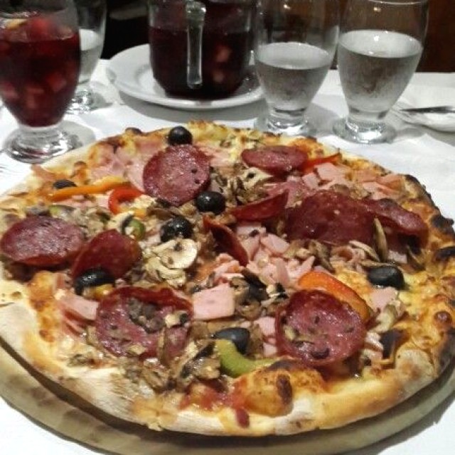 Pizza Vera Pizza y Sangria