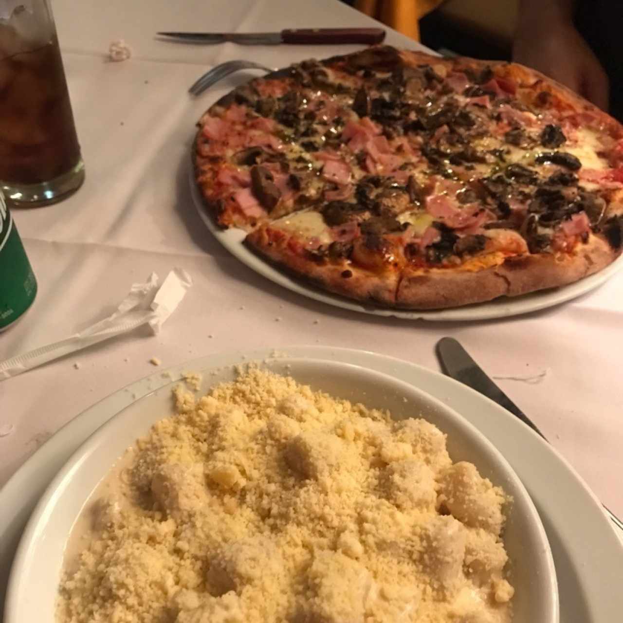 ñoquis y pizza