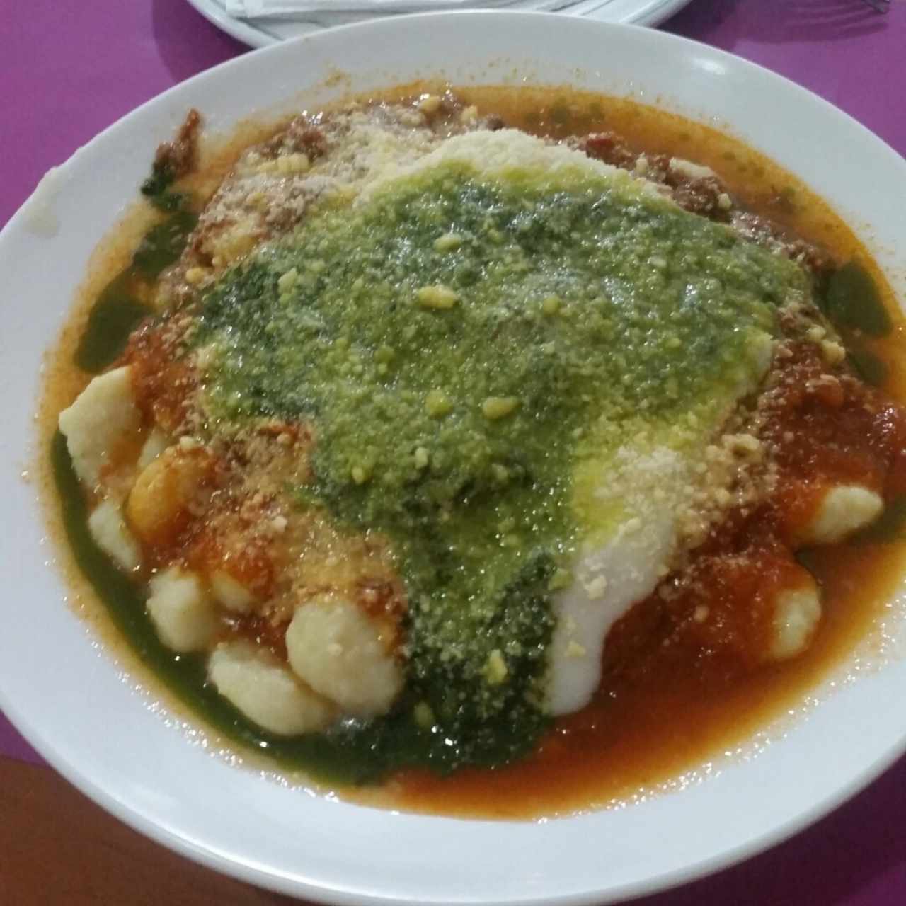 Gnocchi Rica (porción normal con salsa pesto, napoli, bologna y crema)