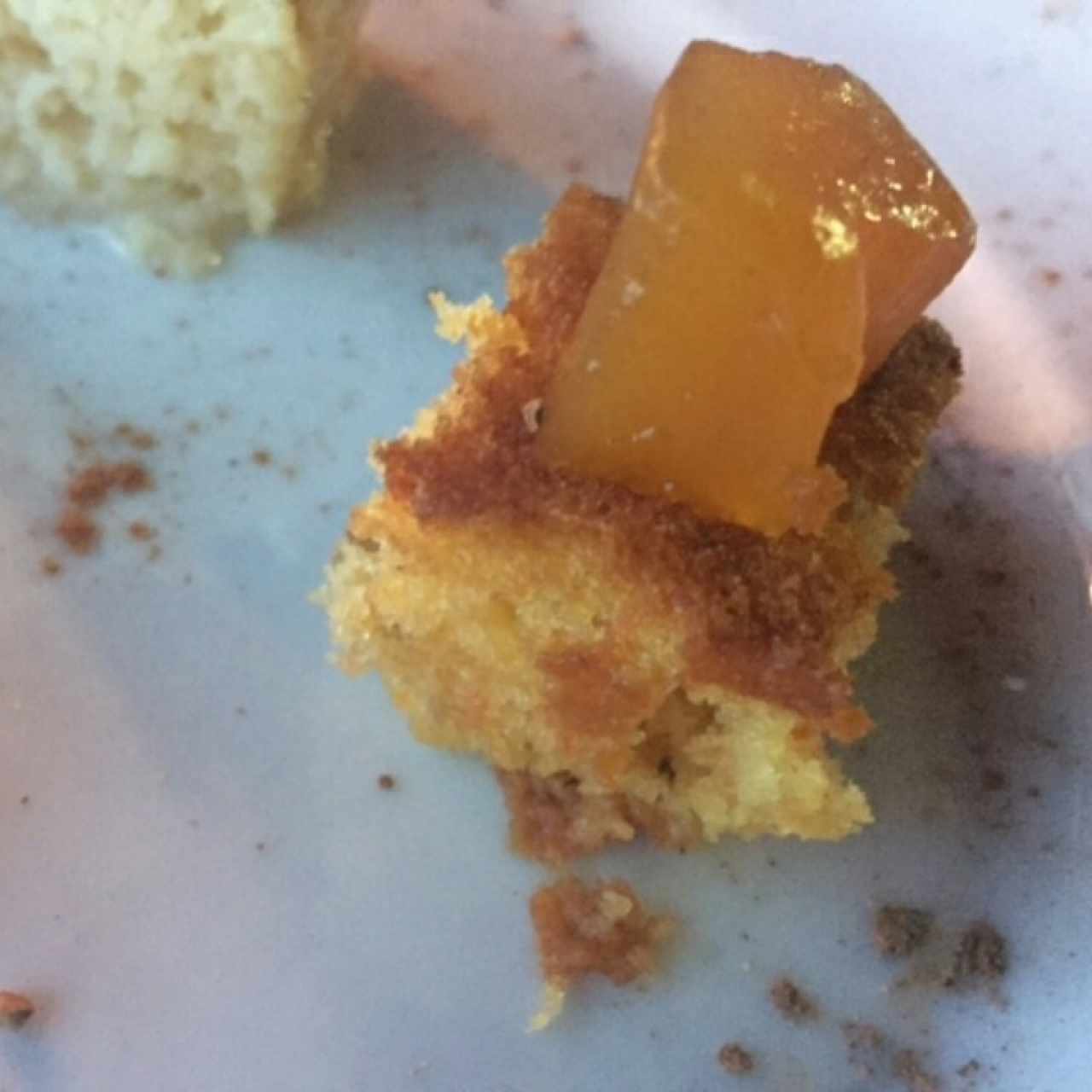 Mini torta de zanahoria con pedazito de durazno