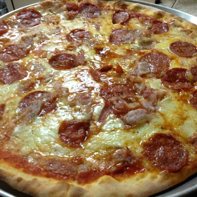 Pizza pepperoni con extra de tocineta!!!