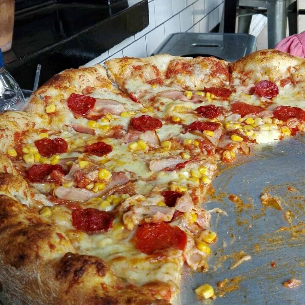 pizza peperoni tocineta y maíz