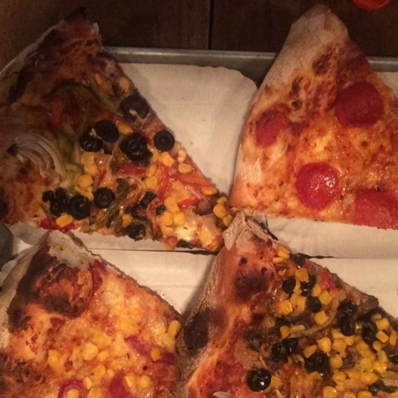 Pizza de Pepperoni y Vegetariana